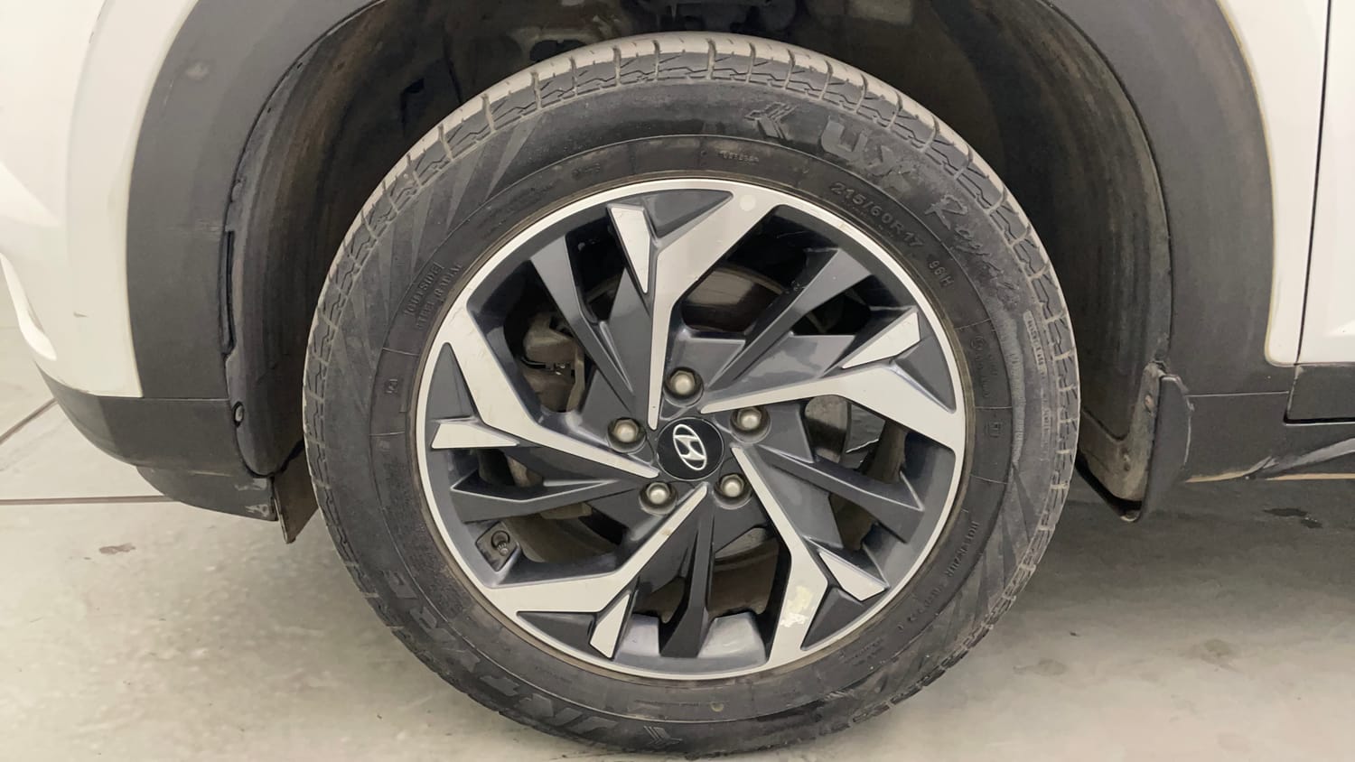 Used 2022 Hyundai Creta SX (O) 1.4 Turbo 7 DCT Petrol Automatic tyres LEFT FRONT TYRE RIM VIEW