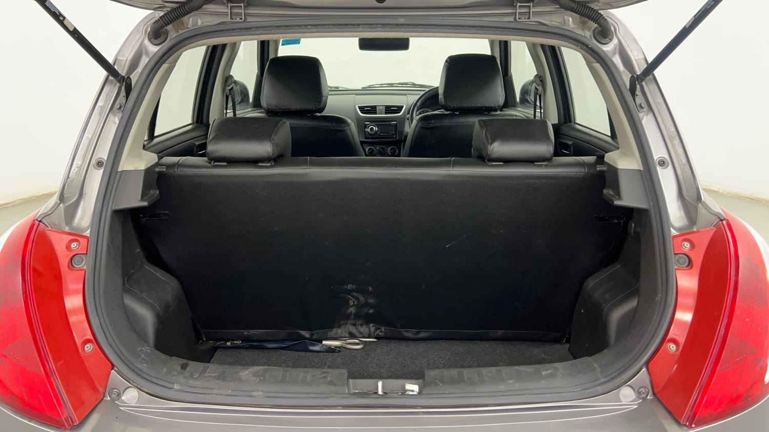 Used 2014 Maruti Suzuki Swift VXi Petrol Manual interior DICKY INSIDE VIEW