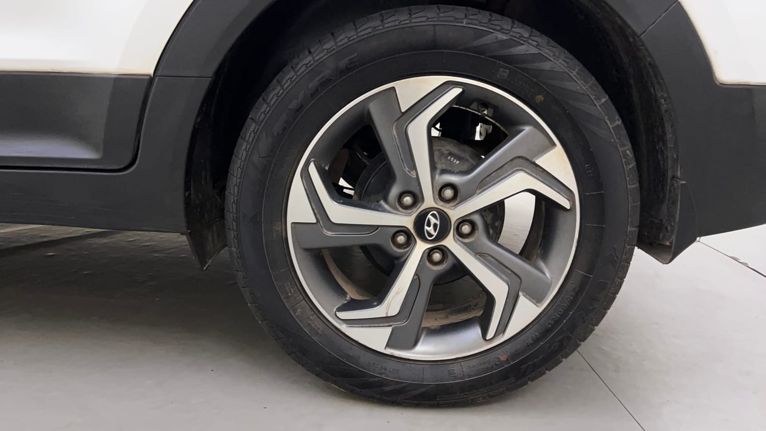 Used 2019 Hyundai Creta SX 1.6 AT CRDi Diesel Automatic tyres LEFT REAR TYRE RIM VIEW