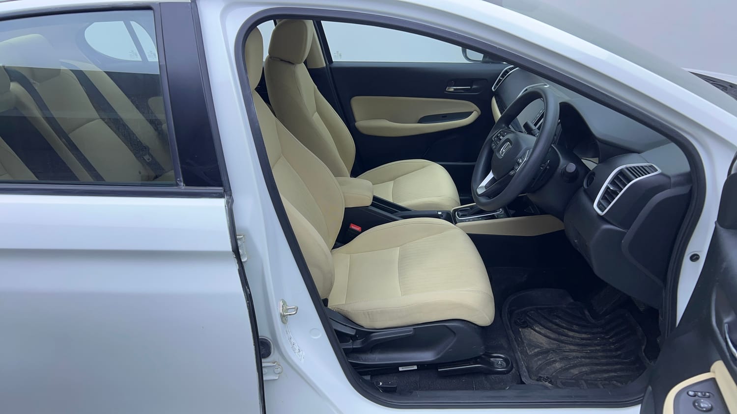 Used 2024 Honda City V Petrol CVT Petrol Automatic interior RIGHT SIDE FRONT DOOR CABIN VIEW