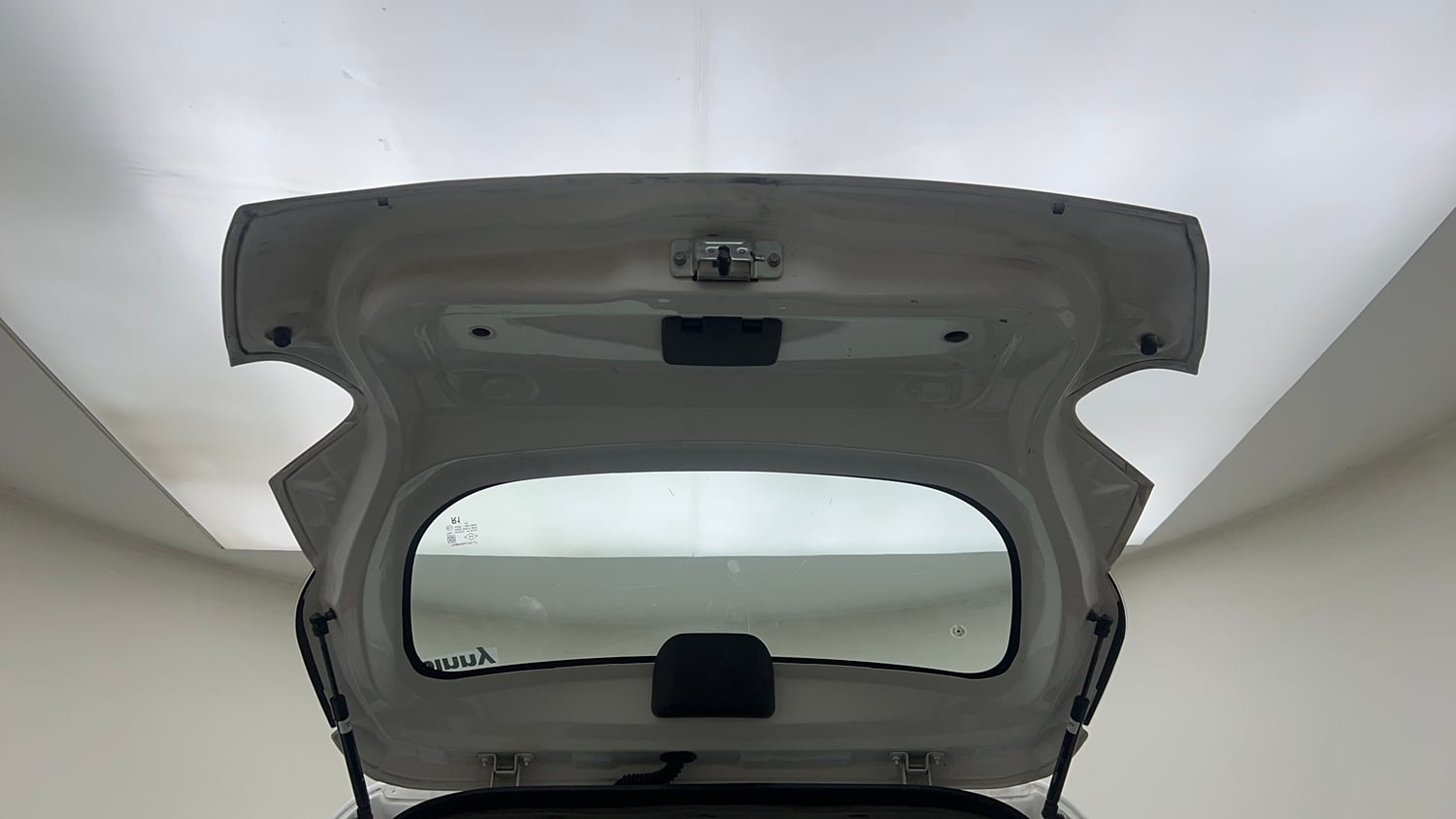 Used 2016 Renault Kwid RXT Petrol Manual interior DICKY DOOR OPEN VIEW