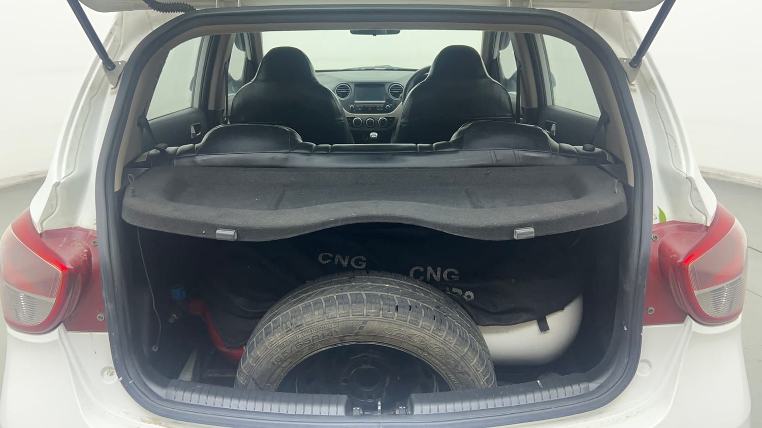 Used 2019 Hyundai Grand i10 Sportz 1.2 Kappa VTVT CNG (Outside Fitted) Cng Manual interior DICKY INSIDE VIEW
