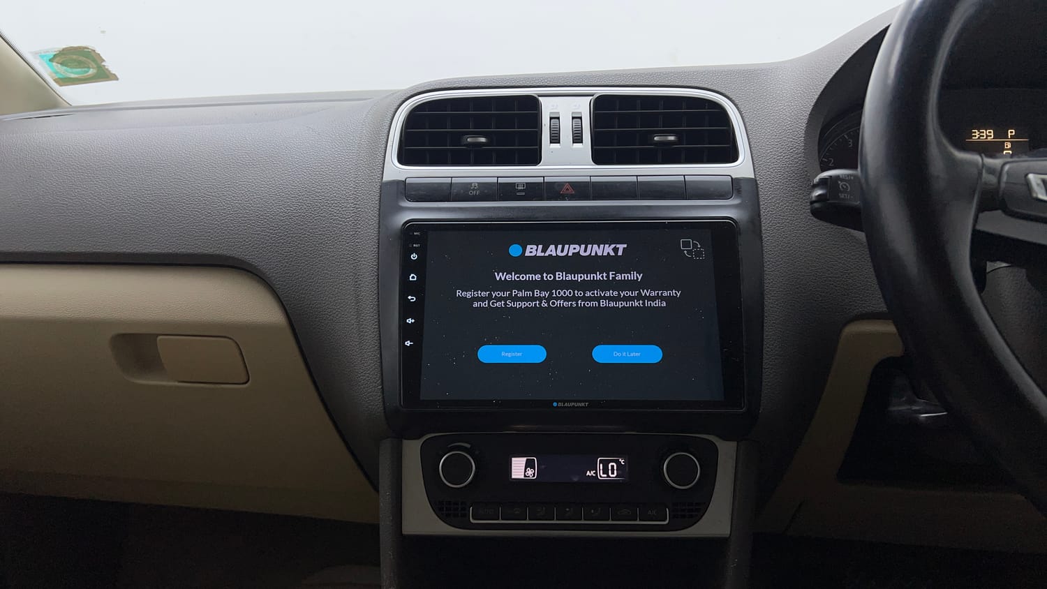 Used 2016 Volkswagen Vento Highline 1.2 (P) AT Petrol Automatic top_features Touch screen infotainment system