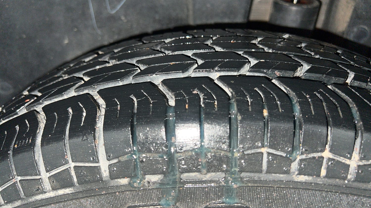 Used 2014 Maruti Suzuki Swift VXi Petrol Manual tyres LEFT REAR TYRE TREAD VIEW