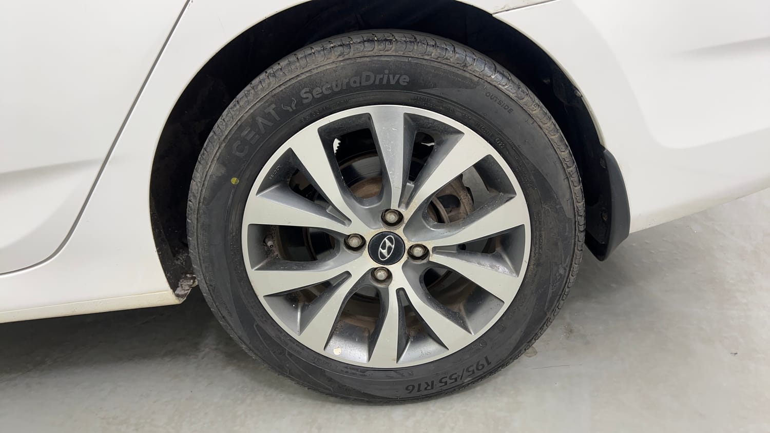 Used 2013 Hyundai Verna Fluidic 1.6 VTVT SX Petrol Manual tyres LEFT REAR TYRE RIM VIEW
