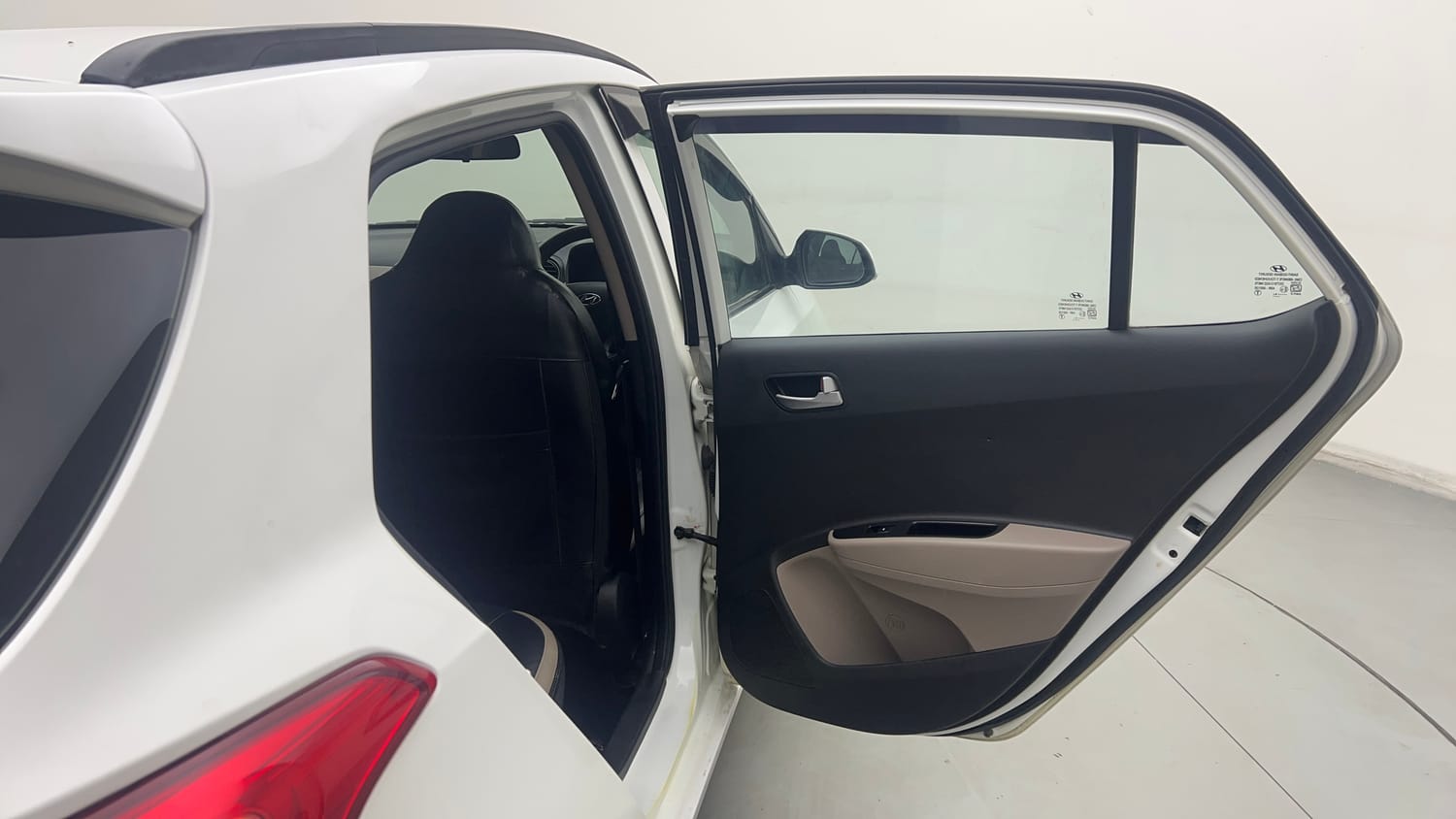 Used 2019 Hyundai Grand i10 Sportz 1.2 Kappa VTVT CNG (Outside Fitted) Cng Manual interior RIGHT REAR DOOR OPEN VIEW