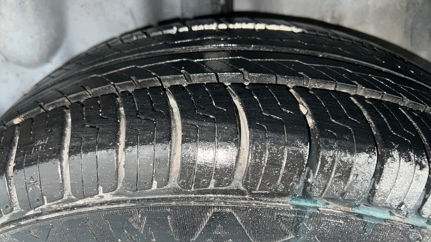 Used 2014 Volkswagen Polo Highline1.2L (P) Petrol Manual tyres RIGHT REAR TYRE TREAD VIEW