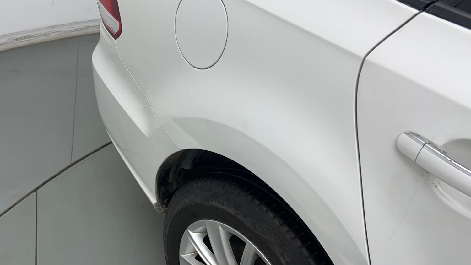 Used 2016 Volkswagen Vento Highline 1.2 (P) AT Petrol Automatic dents MINOR DENT