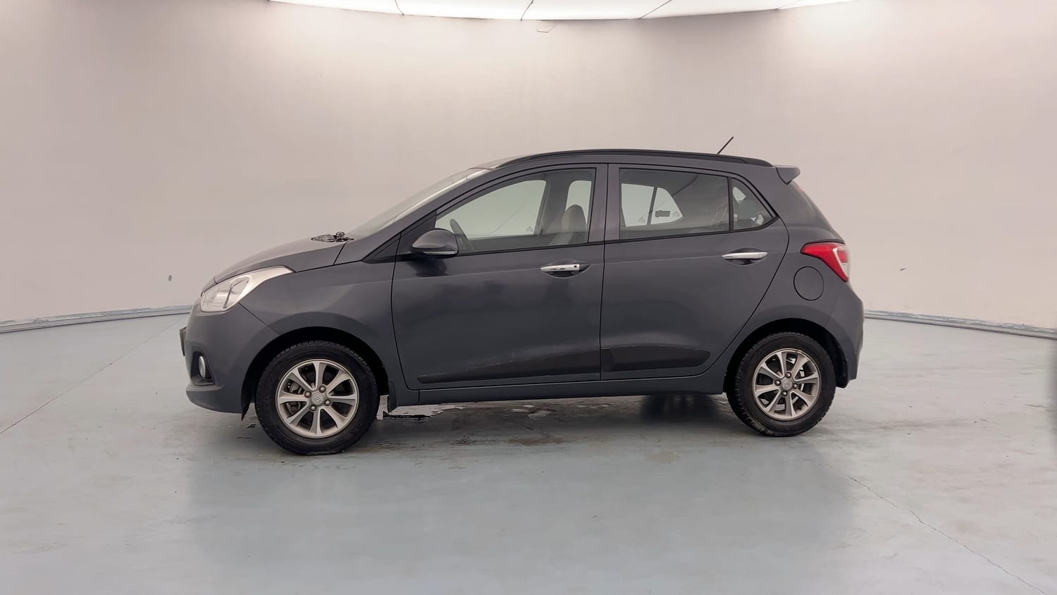 Used 2016 Hyundai Grand i10 Asta 1.2 Kappa VTVT (O) Petrol Manual exterior FRONT VIEW