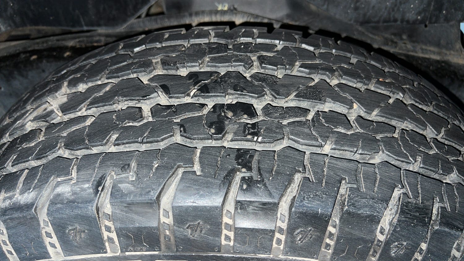 Used 2024 Mahindra Thar LX Hard Top Petrol AT RWD Petrol Automatic tyres LEFT REAR TYRE TREAD VIEW