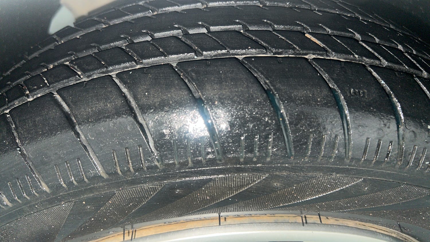Used 2022 Tata Tiago XZ Petrol Manual tyres LEFT FRONT TYRE TREAD VIEW