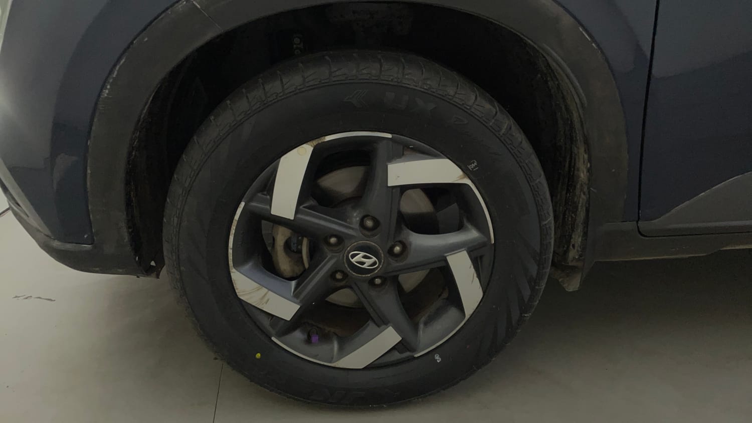 Used 2019 Hyundai Venue SX Plus 1.0 Turbo DCT Petrol Automatic tyres LEFT FRONT TYRE RIM VIEW