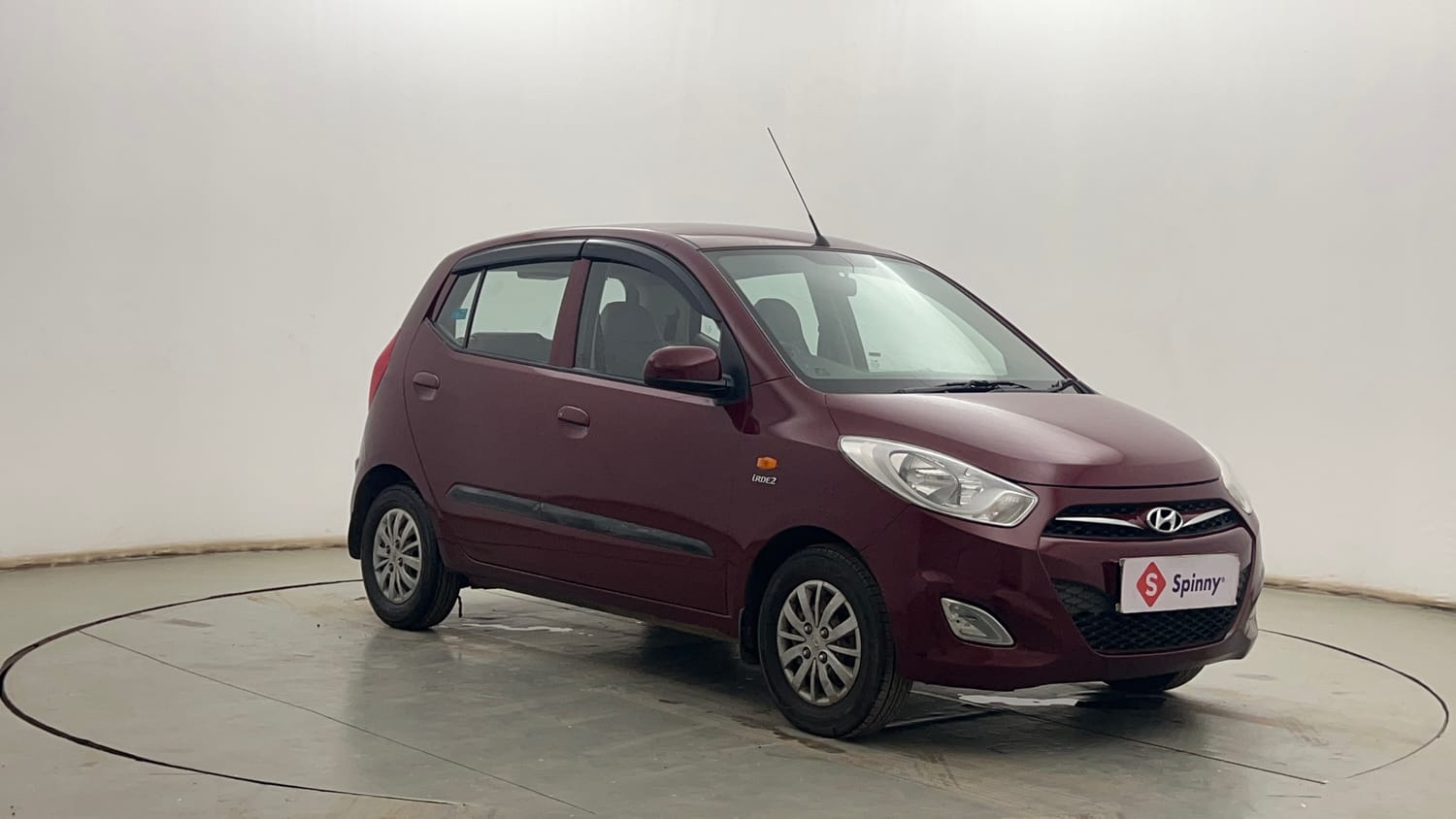 Used 2016 Hyundai i10 Sportz 1.1 iRDE2 Petrol Manual exterior RIGHT FRONT CORNER VIEW