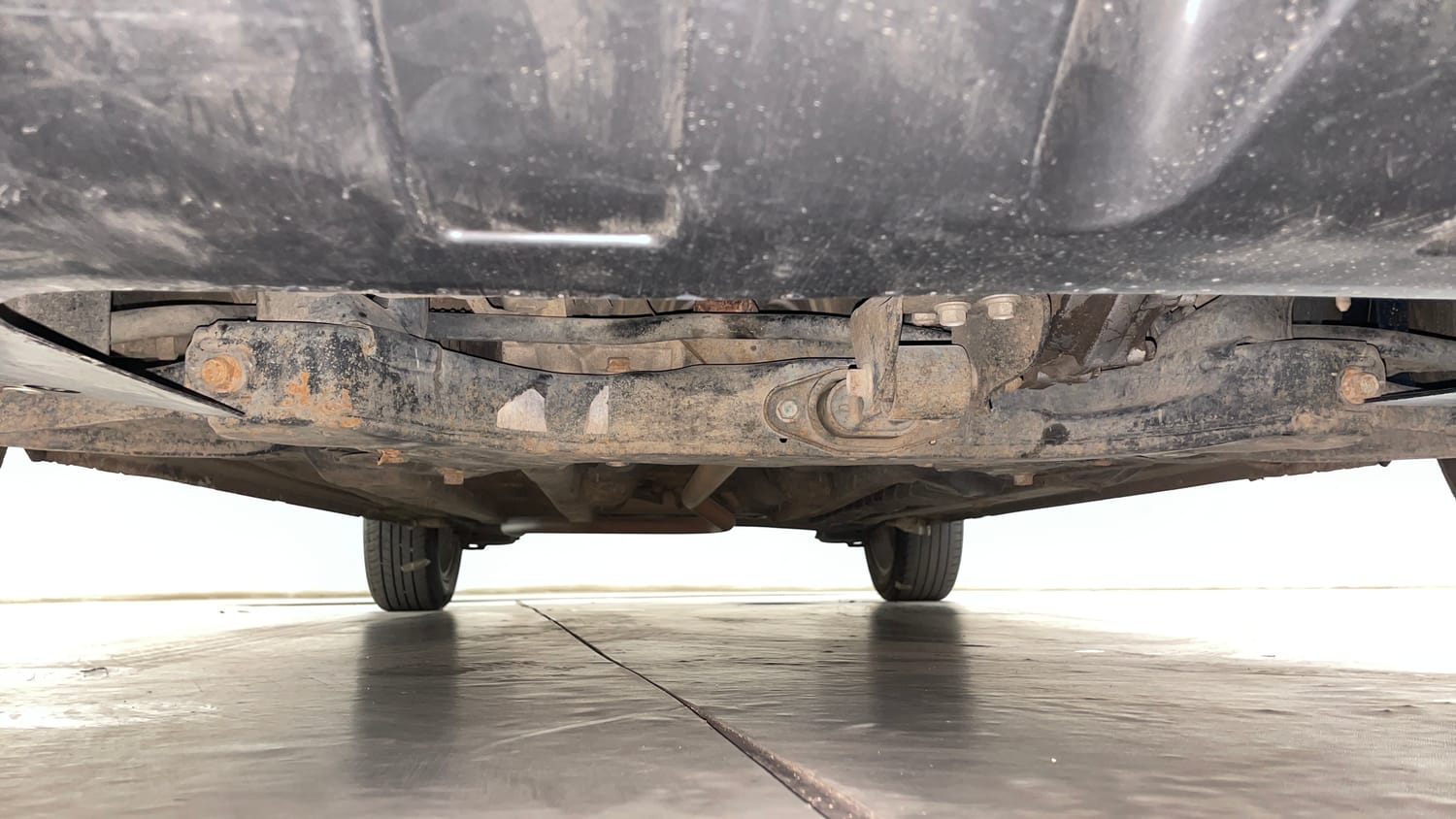 Used 2017 Hyundai Elite i20 Asta 1.2 (O) Petrol Manual extra FRONT LEFT UNDERBODY VIEW
