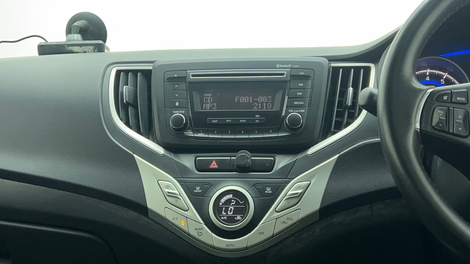 Used 2017 Maruti Suzuki Baleno Delta 1.2 Petrol Manual top_features Integrated (in-dash) music system