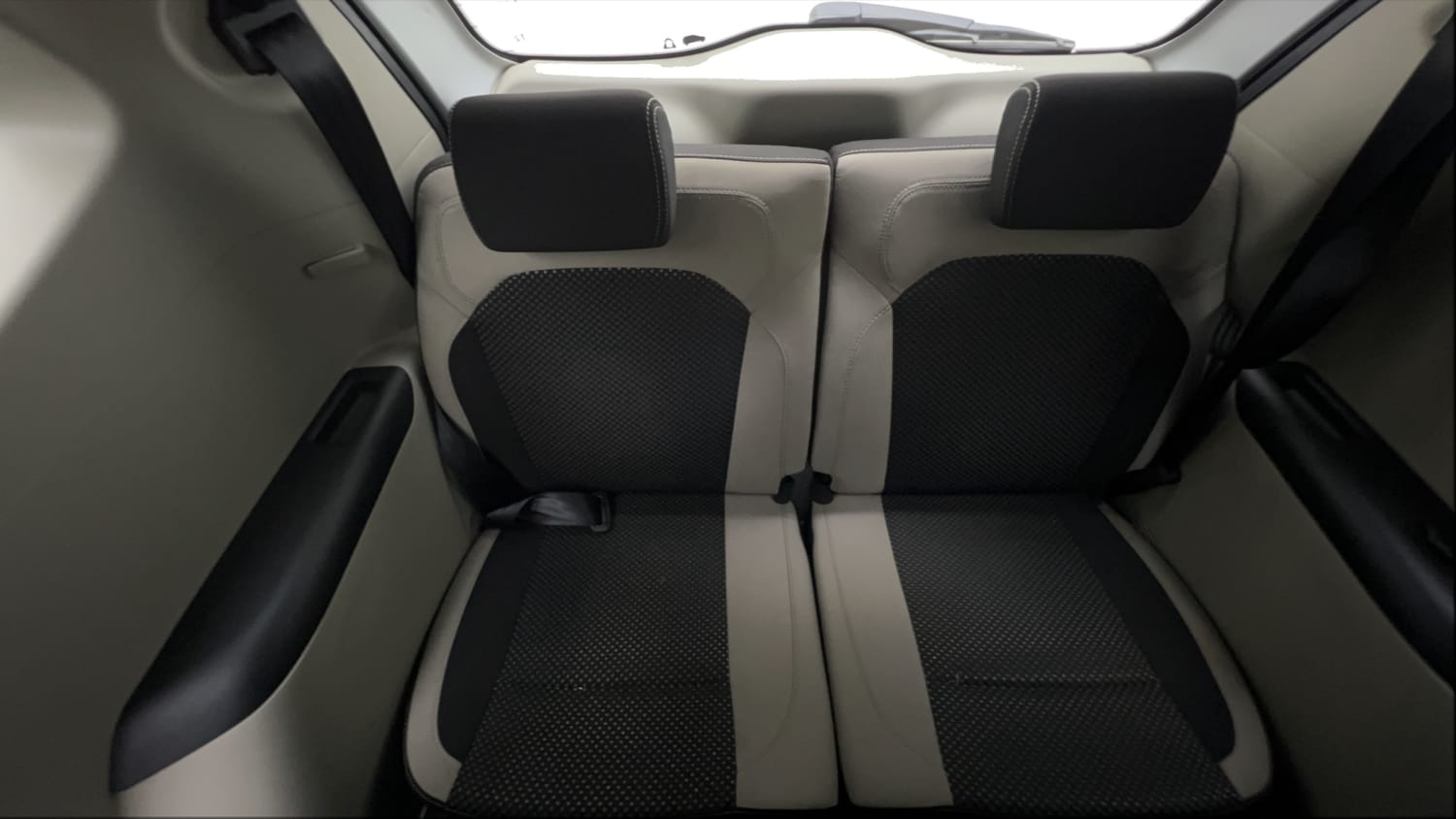 Used 2021 Renault Triber RXZ Petrol Manual interior THIRD ROW SEAT