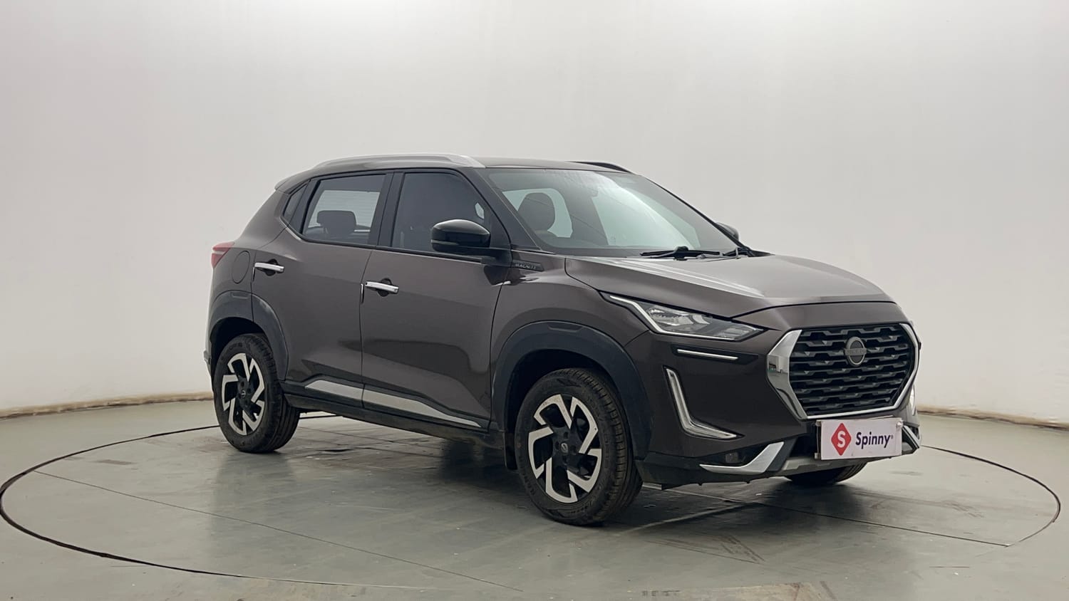 Used 2021 Nissan Magnite XV Turbo Petrol Manual exterior RIGHT FRONT CORNER VIEW