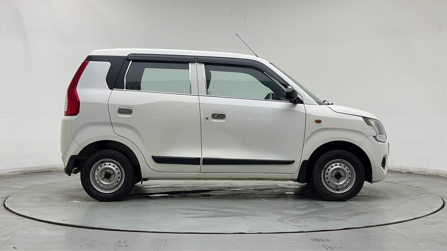 Used 2019 Maruti Suzuki Wagon R 1.0 LXi 1.0 Petrol Manual exterior RIGHT SIDE VIEW