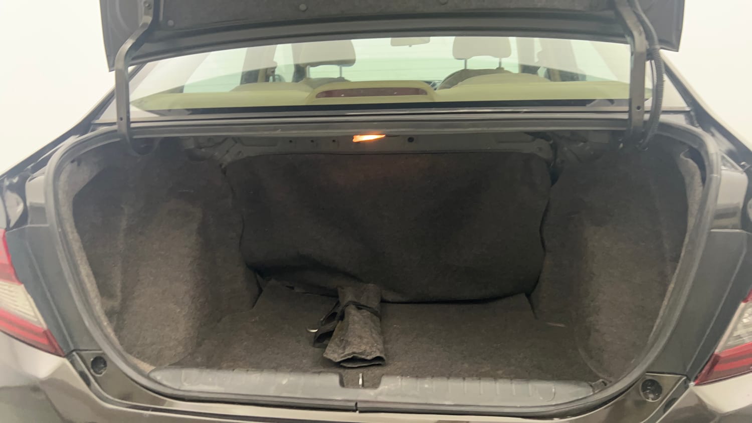 Used 2021 Honda Amaze VX MT 1.2 Petrol Petrol Manual interior DICKY INSIDE VIEW