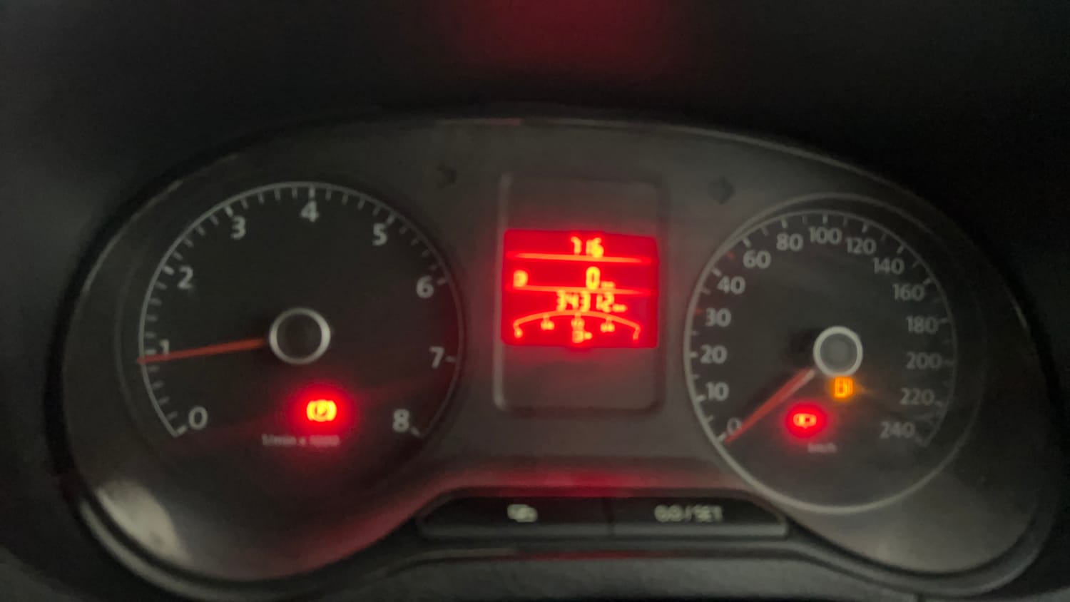 Used 2014 Volkswagen Polo Highline1.2L (P) Petrol Manual interior CLUSTERMETER VIEW