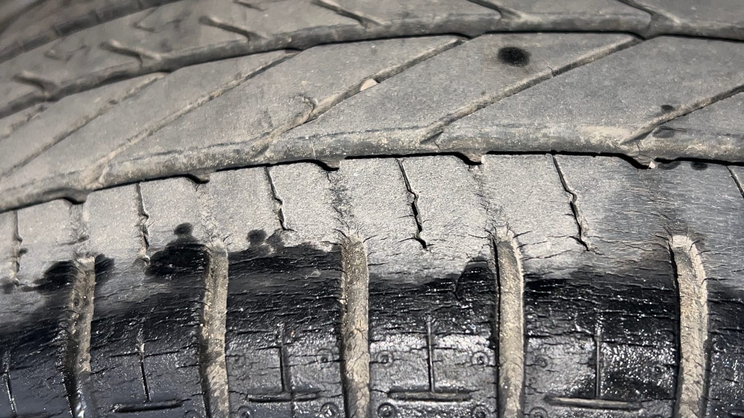 Used 2019 Tata Tiago Revotron XZ Petrol Manual tyres LEFT REAR TYRE TREAD VIEW