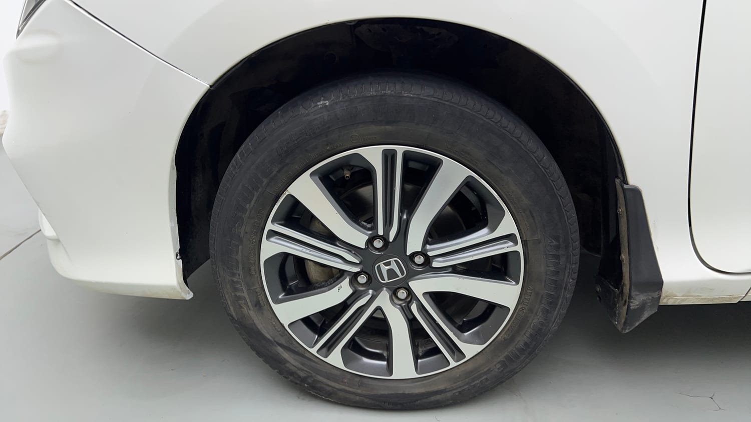 Used 2022 Honda City 4th Generation V Petrol Petrol Manual tyres LEFT FRONT TYRE RIM VIEW