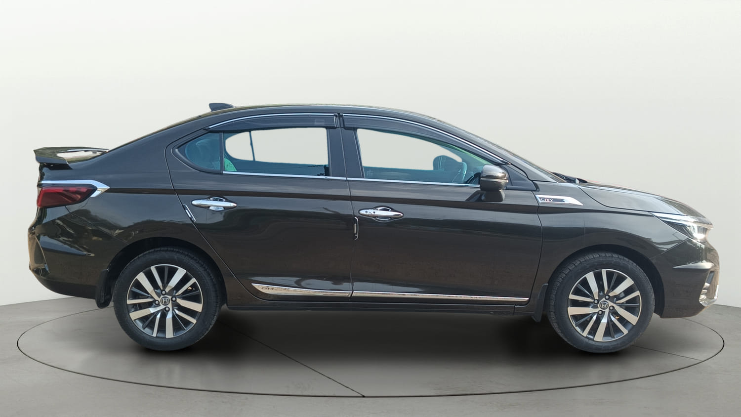 Used 2023 Honda City ZX Petrol Petrol Manual exterior RIGHT SIDE VIEW