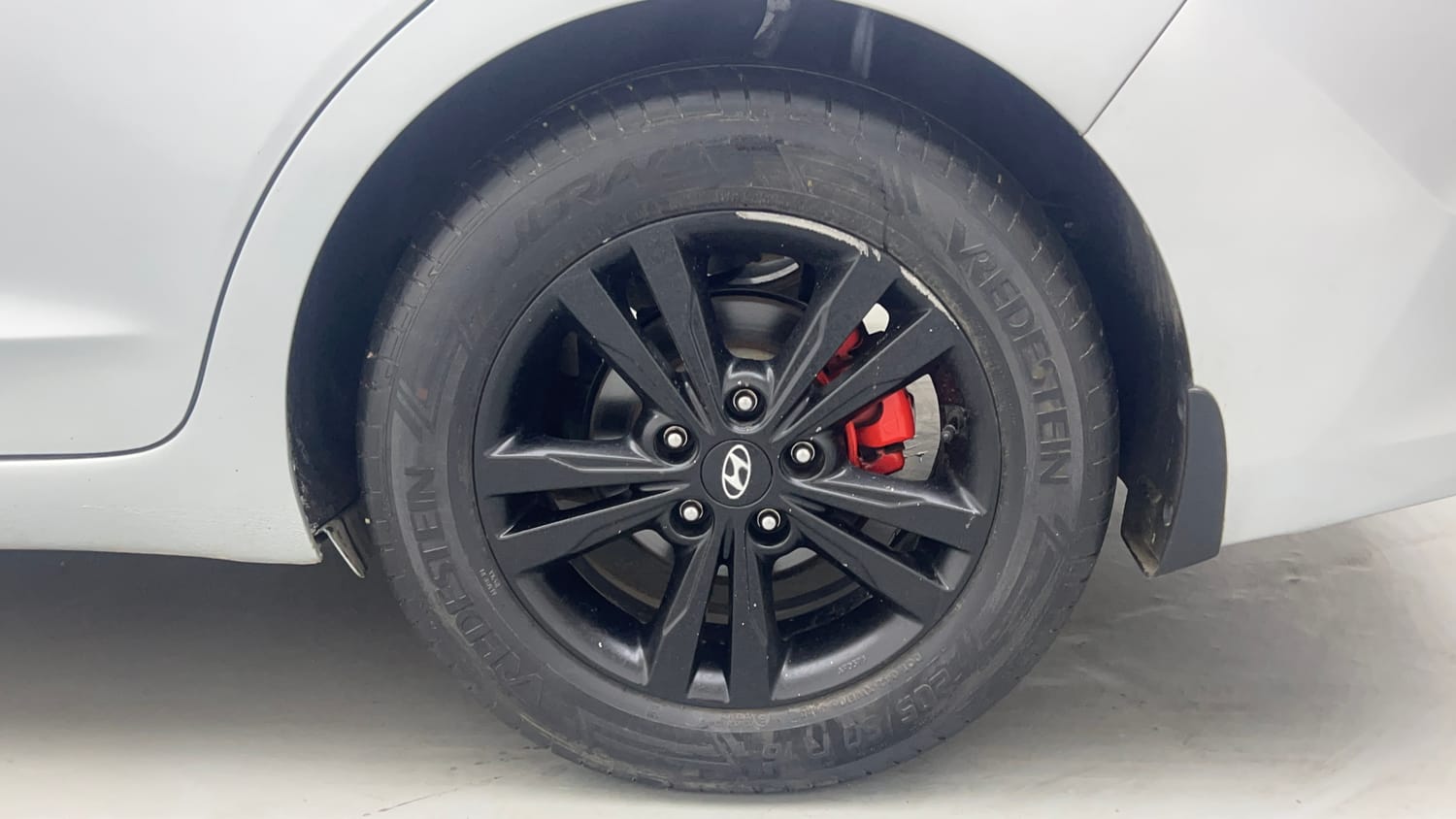 Used 2019 Hyundai Elantra 2.0 SX (O) AT Petrol Automatic tyres LEFT REAR TYRE RIM VIEW