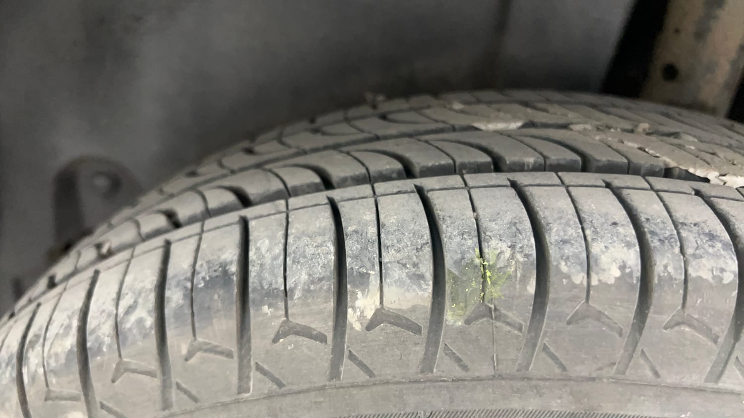 Used 2014 Maruti Suzuki Swift VXi Petrol Manual tyres LEFT REAR TYRE TREAD VIEW