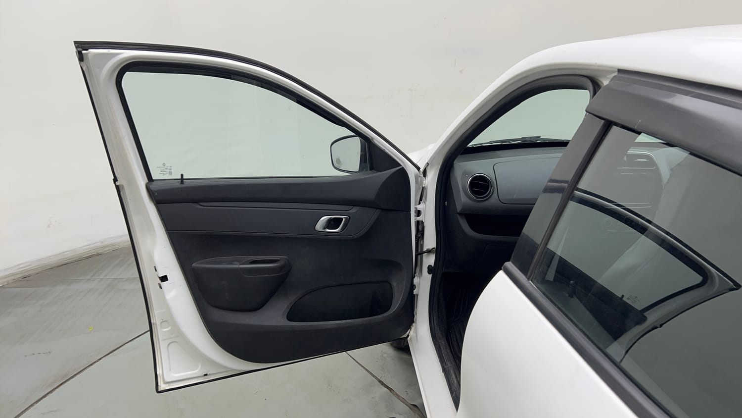 Used 2019 Renault Kwid RXT (O) 1.0 SCE Edition Petrol Manual interior LEFT FRONT DOOR OPEN VIEW