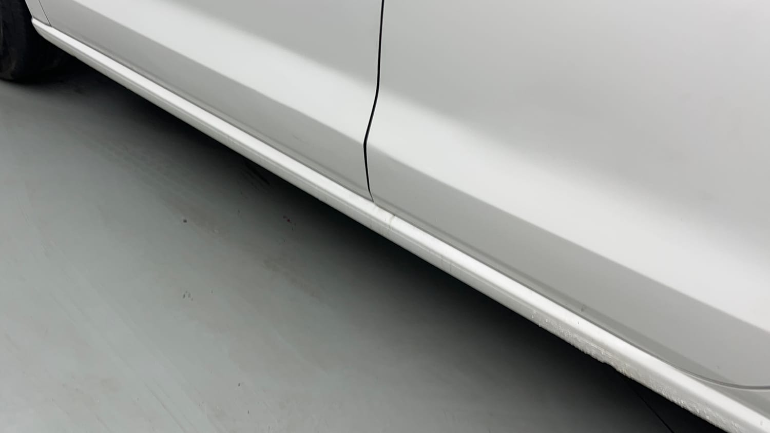 Used 2016 Volkswagen Vento Highline 1.2 (P) AT Petrol Automatic dents MINOR DENT