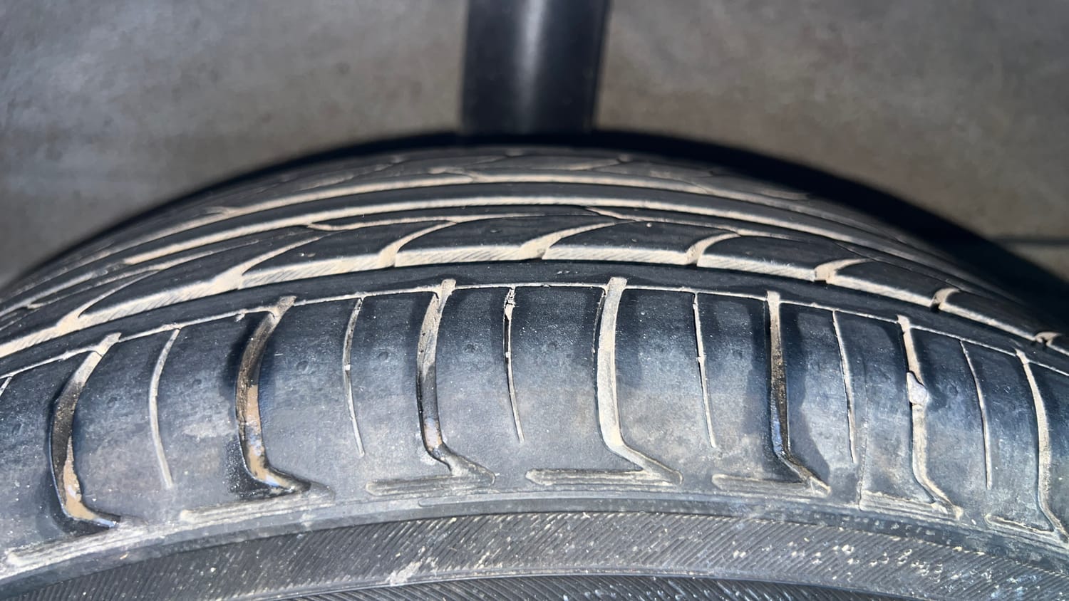 Used 2021 Hyundai Santro Asta AMT Petrol Automatic tyres RIGHT REAR TYRE TREAD VIEW