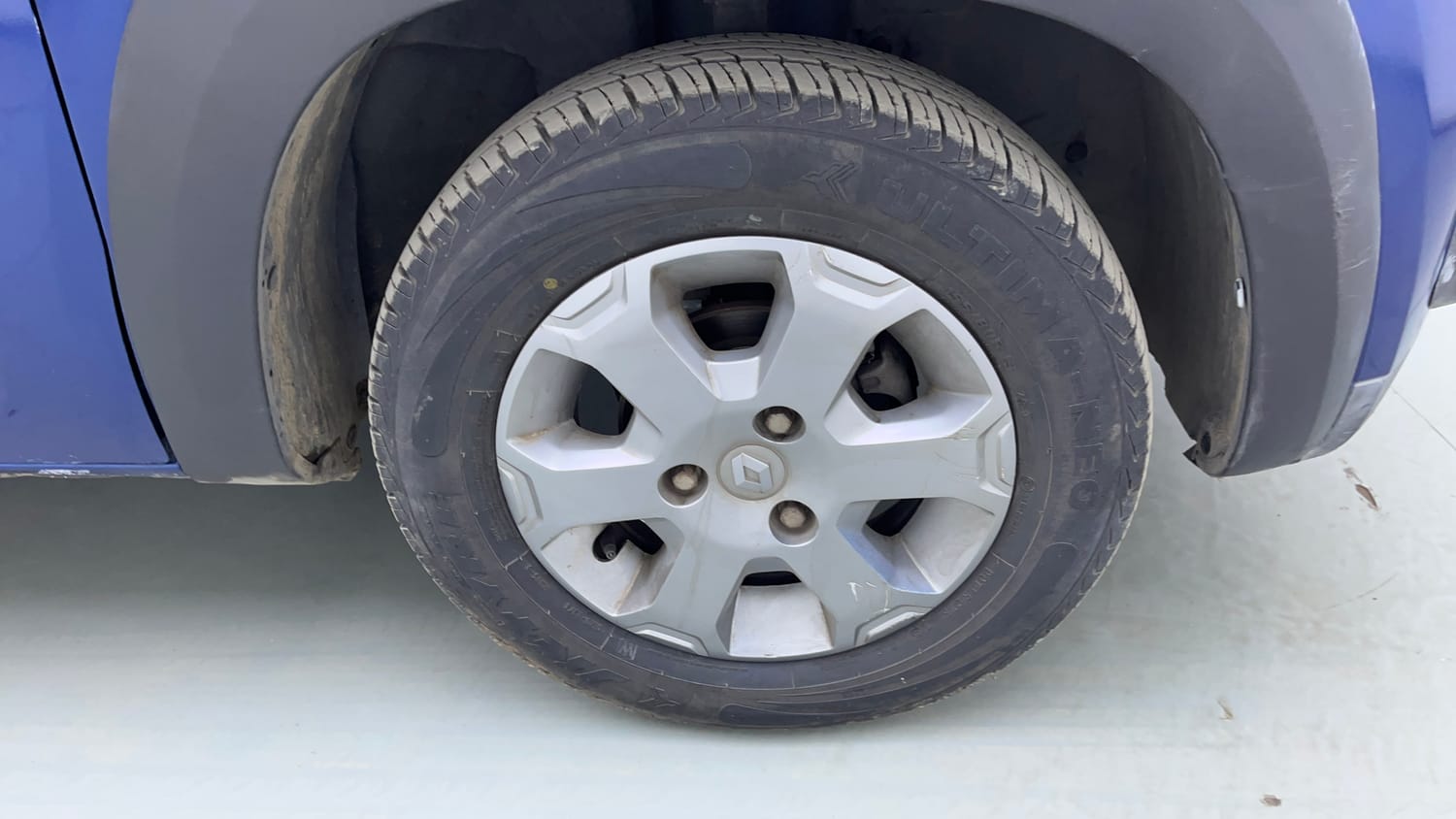 Used 2018 Renault Kwid CLIMBER 1.0 Petrol Manual tyres RIGHT FRONT TYRE RIM VIEW
