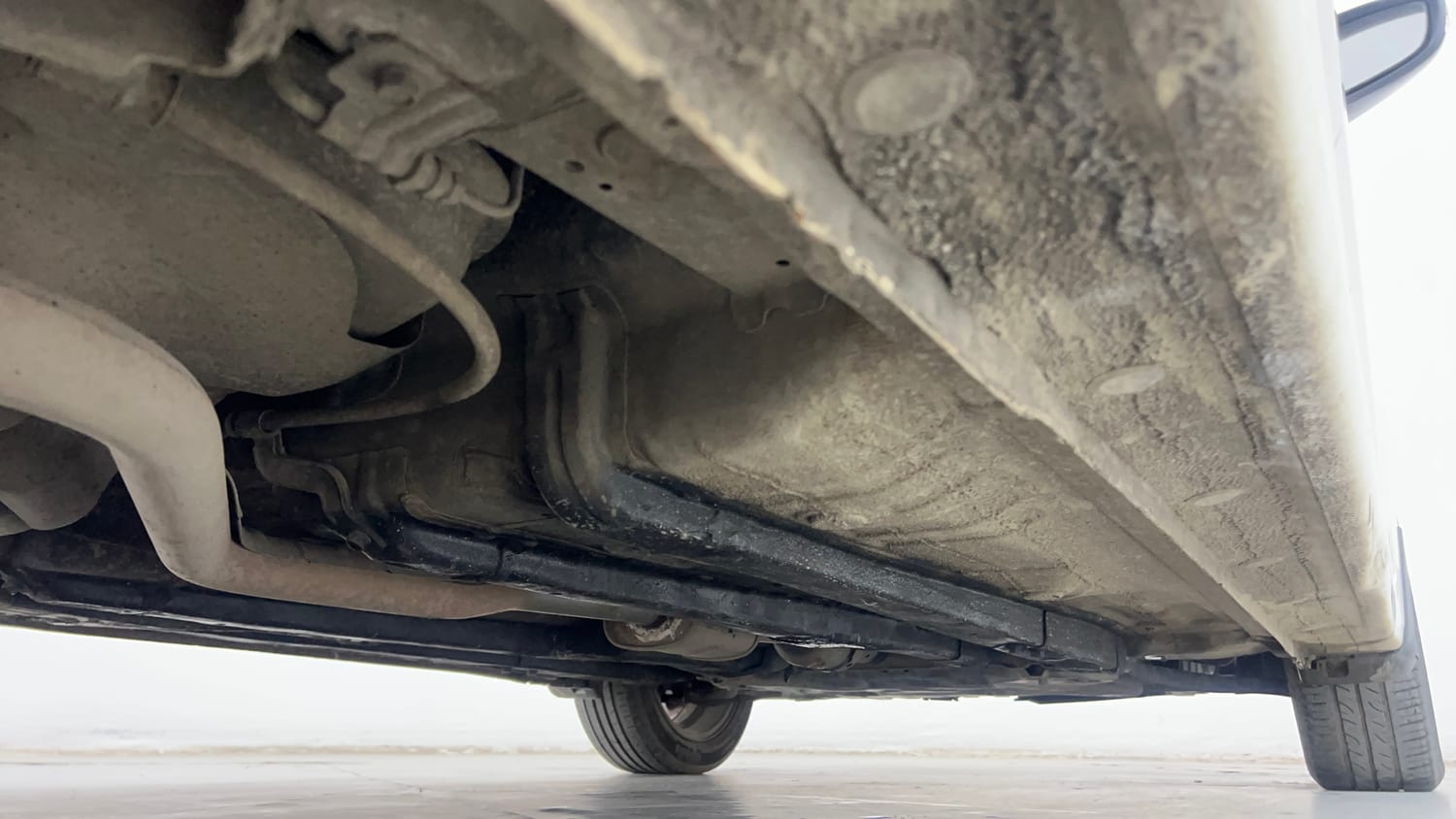 Used 2013 Hyundai Verna Fluidic 1.6 VTVT SX Petrol Manual extra REAR RIGHT UNDERBODY VIEW