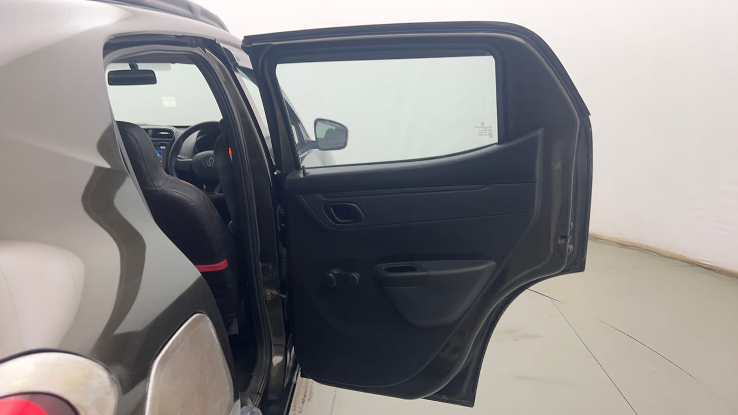 Used 2018 Renault Kwid 1.0 RXT Petrol Manual interior RIGHT REAR DOOR OPEN VIEW