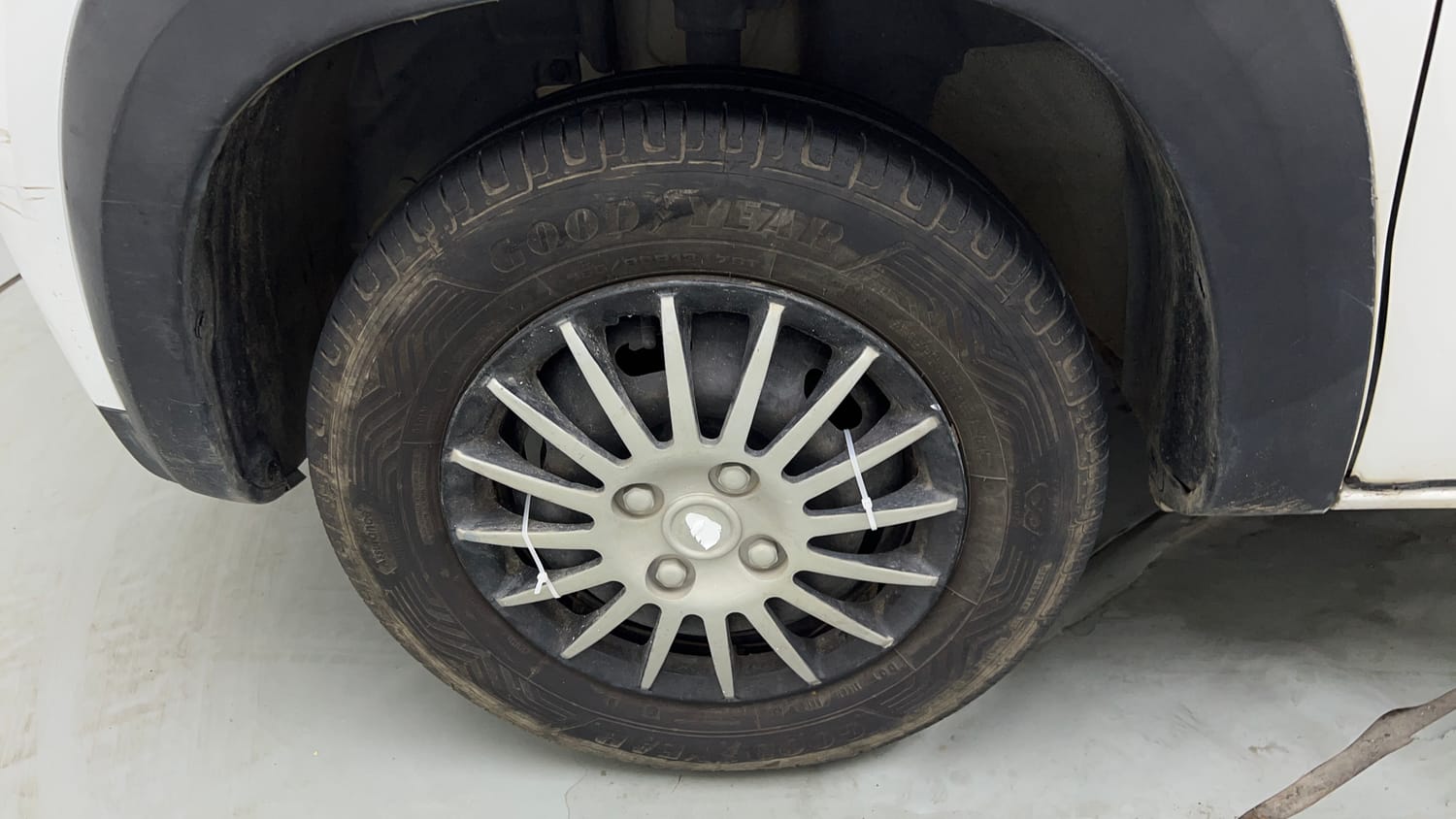 Used 2019 Renault Kwid RXT (O) 1.0 SCE Edition Petrol Manual tyres LEFT FRONT TYRE RIM VIEW