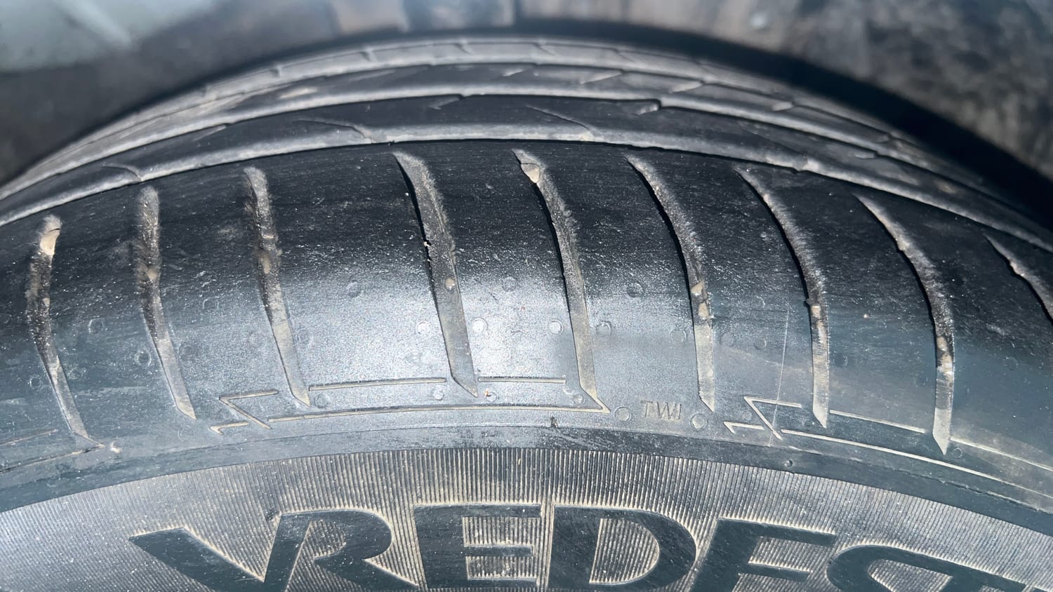 Used 2019 Hyundai Elantra 2.0 SX (O) AT Petrol Automatic tyres RIGHT FRONT TYRE TREAD VIEW