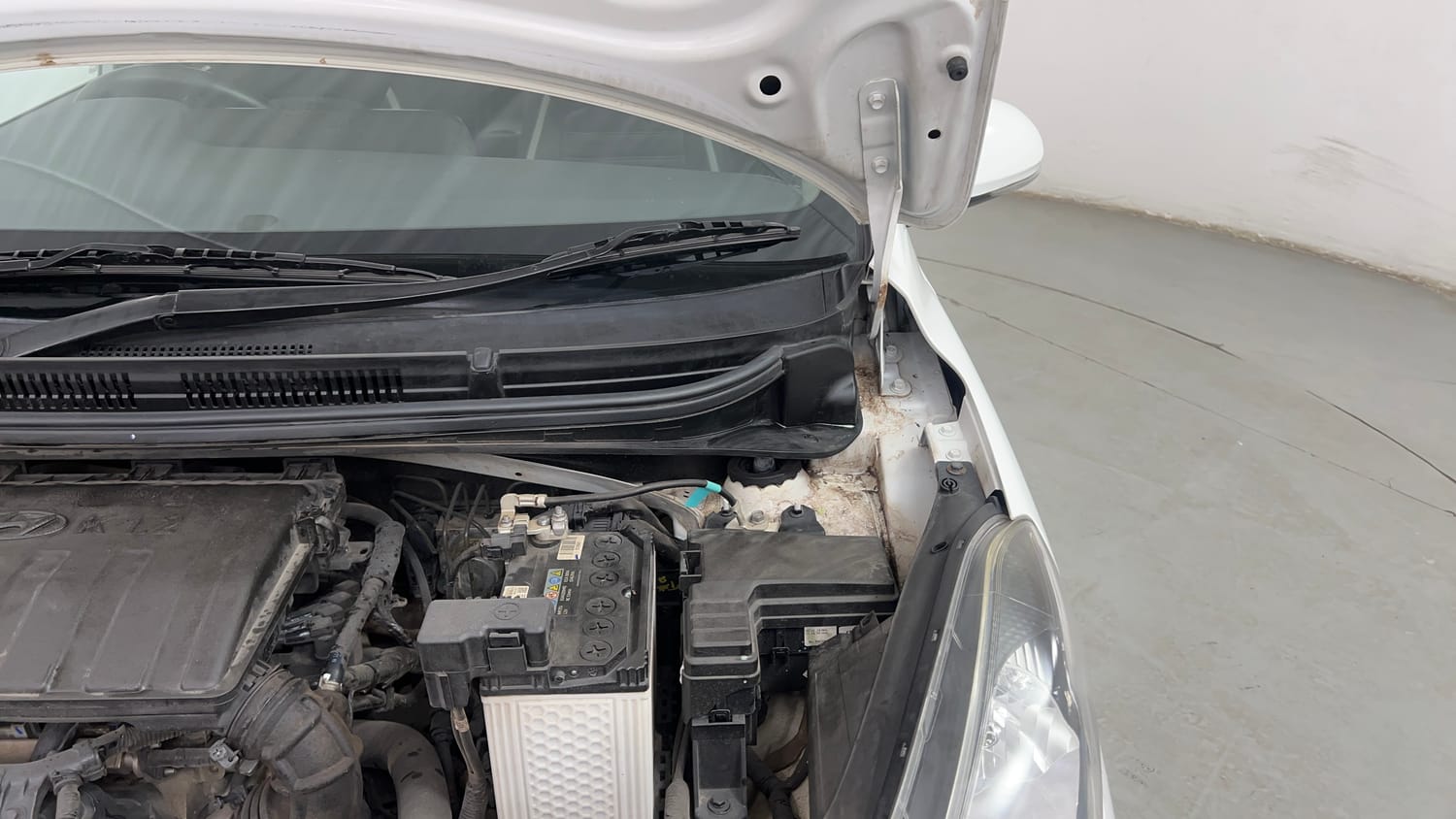 Used 2022 Hyundai Aura SX 1.2 Petrol Petrol Manual engine ENGINE LEFT SIDE HINGE & APRON VIEW