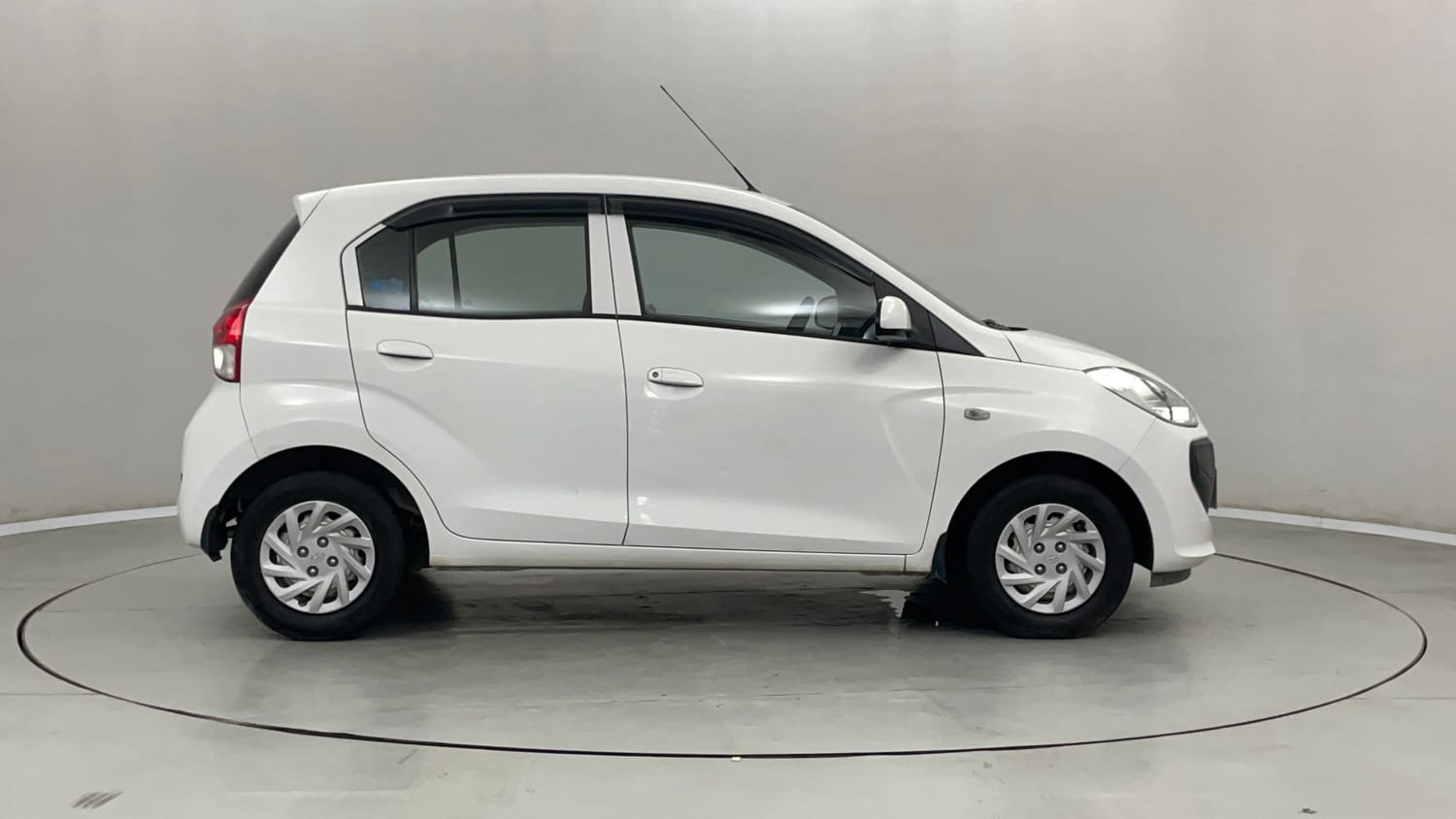 Used 2021 Hyundai Santro Magna Petrol Manual exterior RIGHT SIDE VIEW