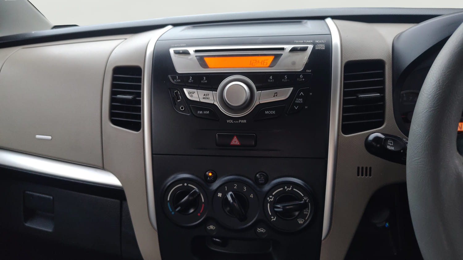 Used 2016 Maruti Suzuki Wagon R 1.0 VXI AMT Petrol Automatic interior MUSIC SYSTEM & AC CONTROL VIEW