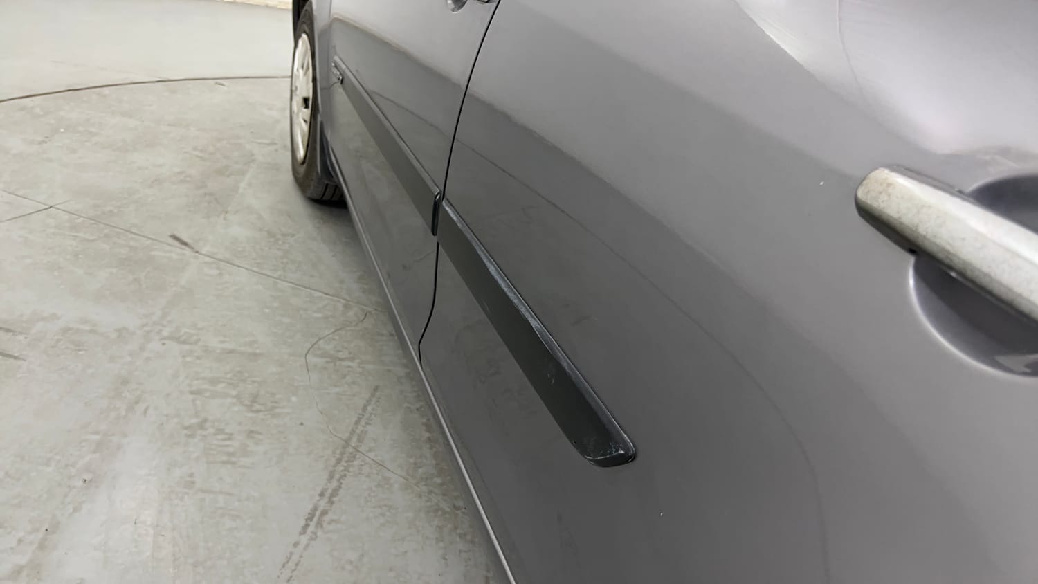 Used 2014 Maruti Suzuki Swift VXi Petrol Manual dents MINOR SCRATCH