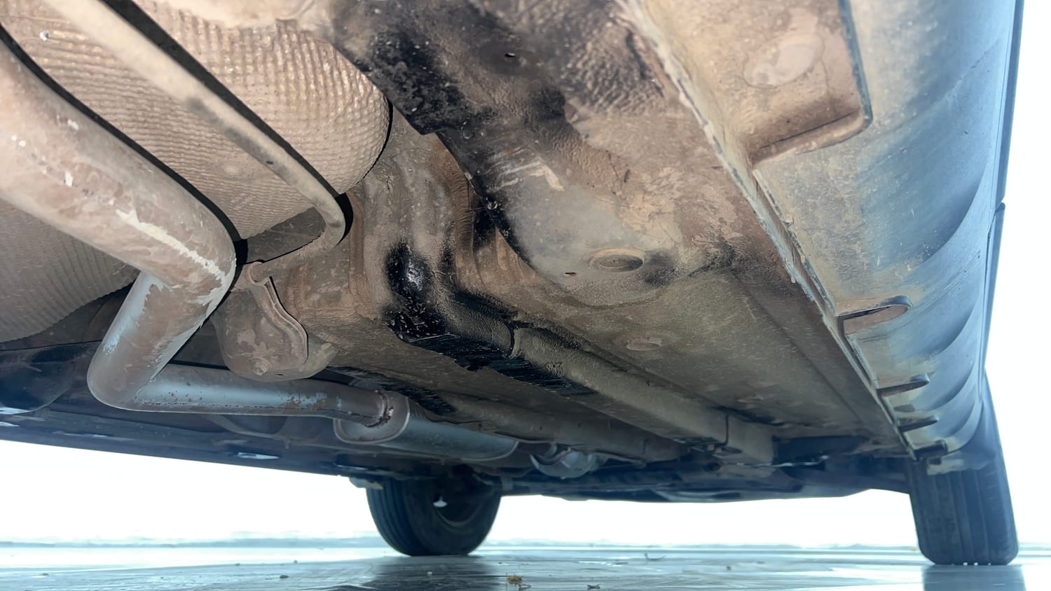 Used 2020 Hyundai Venue S 1.0 Turbo DCT Petrol Automatic extra REAR RIGHT UNDERBODY VIEW