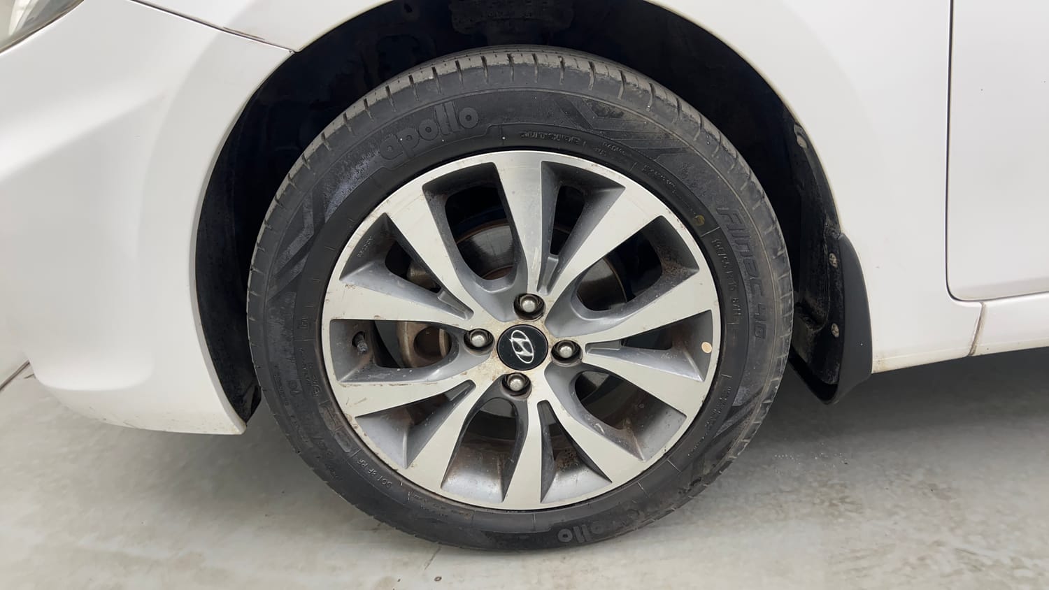Used 2013 Hyundai Verna Fluidic 1.6 VTVT SX Petrol Manual tyres LEFT FRONT TYRE RIM VIEW