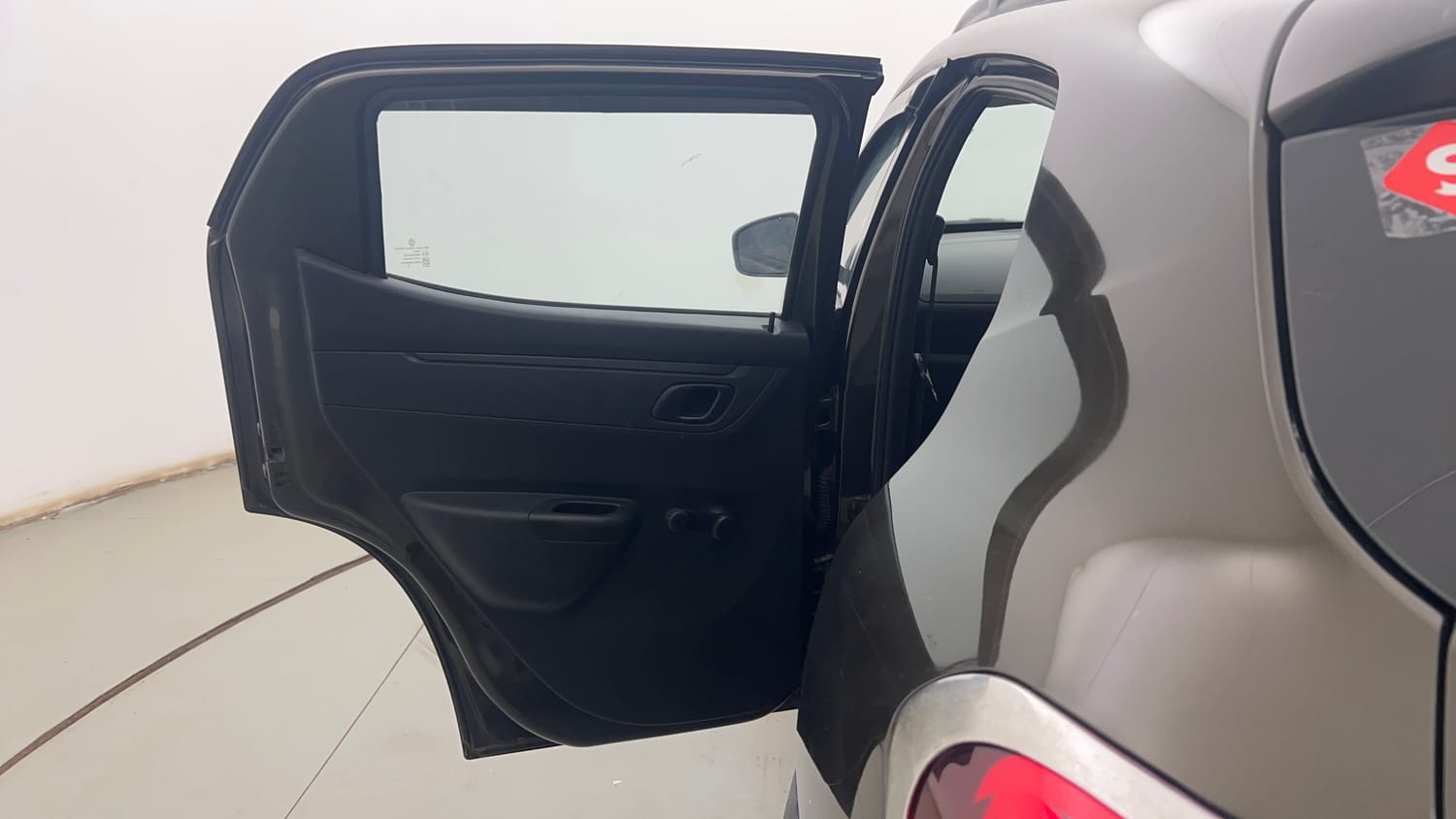 Used 2018 Renault Kwid 1.0 RXT Petrol Manual interior LEFT REAR DOOR OPEN VIEW