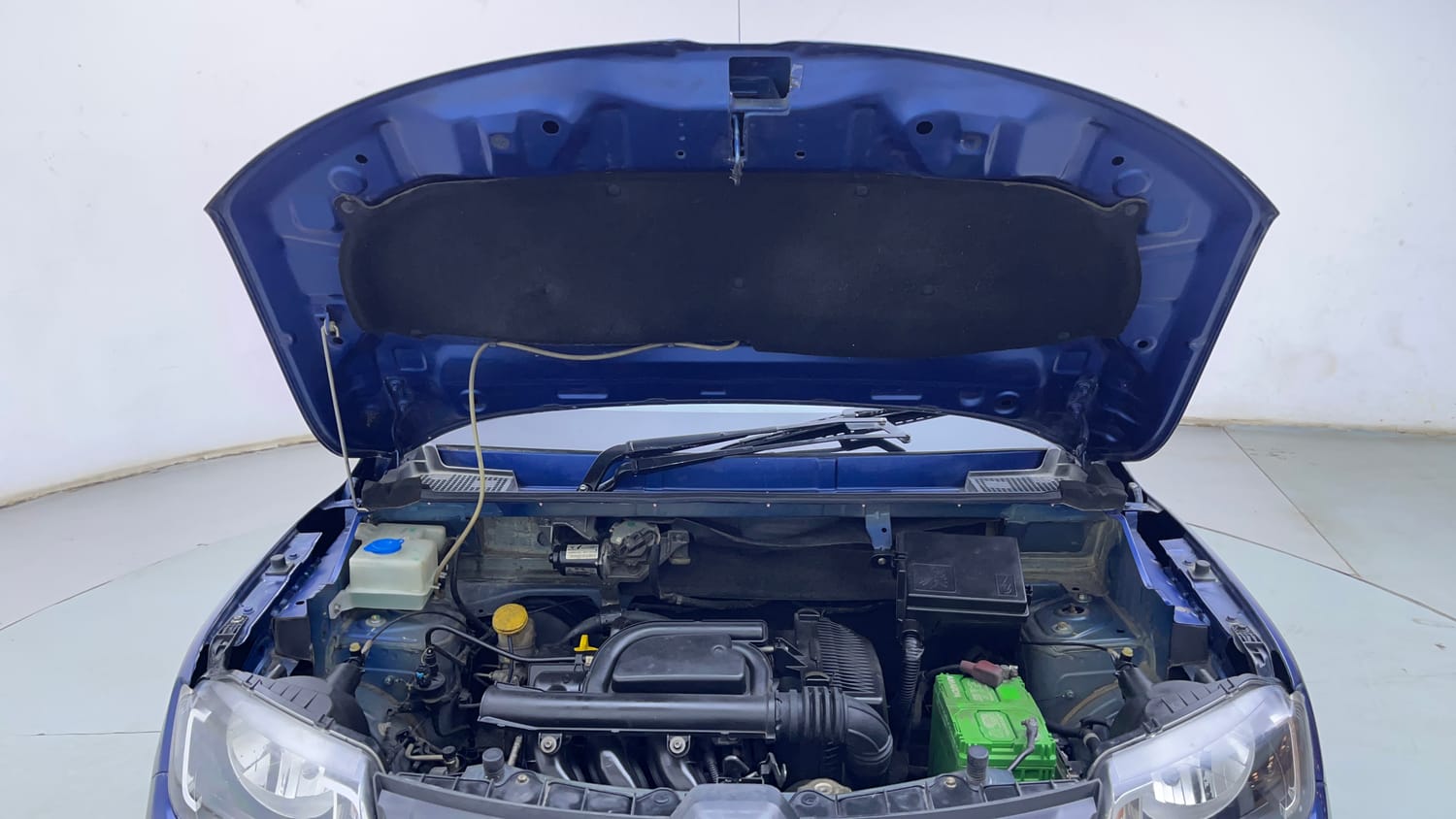 Used 2018 Renault Kwid CLIMBER 1.0 Petrol Manual engine ENGINE & BONNET OPEN FRONT VIEW
