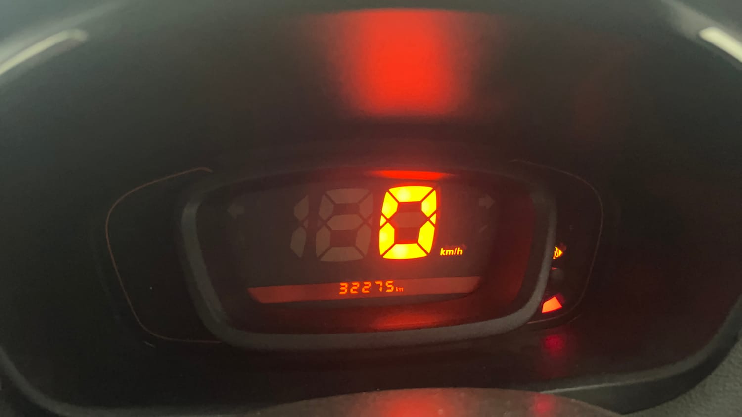 Used 2018 Renault Kwid 1.0 RXT Petrol Manual interior CLUSTERMETER VIEW