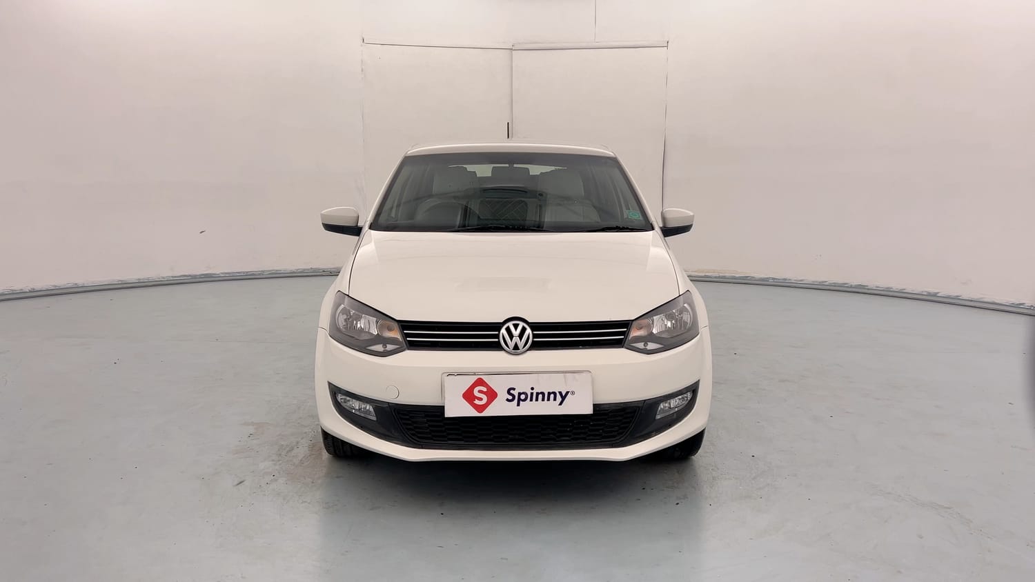 Used 2014 Volkswagen Polo Highline1.2L (P) Petrol Manual exterior FRONT VIEW