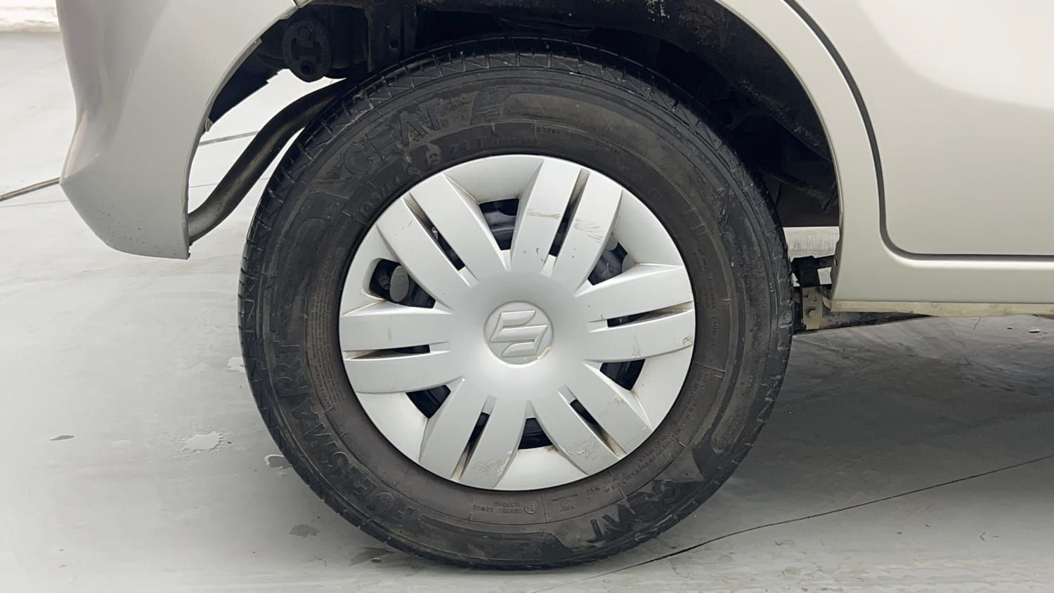 Used 2020 Maruti Suzuki Alto 800 VXi Petrol Manual tyres RIGHT REAR TYRE RIM VIEW