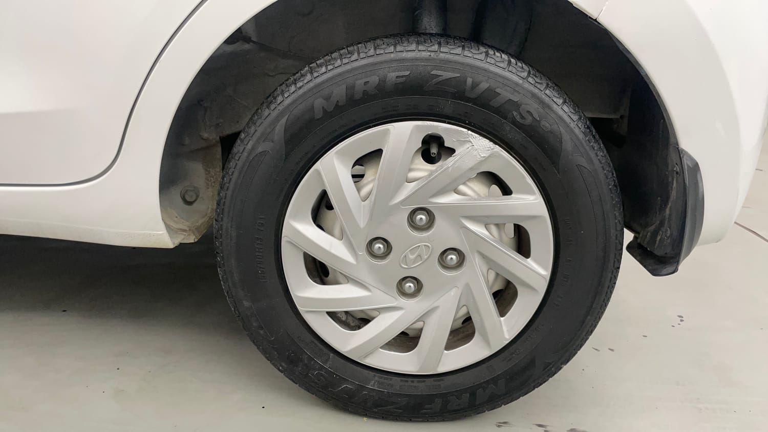 Used 2021 Hyundai Santro Magna Petrol Manual tyres LEFT REAR TYRE RIM VIEW
