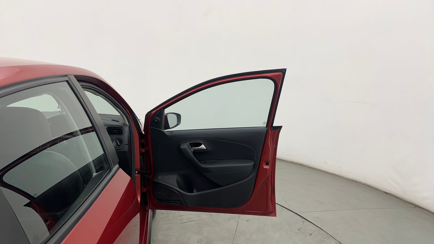 Used 2020 Volkswagen Polo Trendline 1.0L MPI Petrol Manual interior RIGHT FRONT DOOR OPEN VIEW